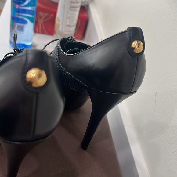 Louis Vuitton Heels - Picture 2 of 3